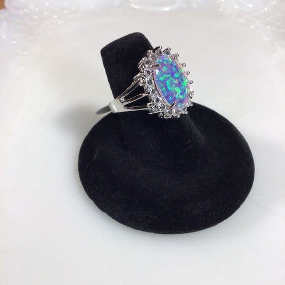Beautiful Opal and Cubic Zirconia Silver Fashion Ring - Size 9 - Picture 2 of 7